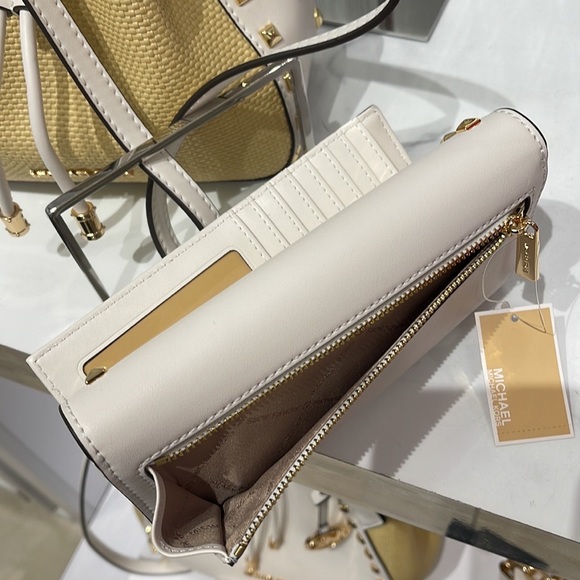 MICHAEL KORS JET SET TRAVEL LADY LARGE TRIFOLD  NON-VEGAN LEATHER WALLET - Picture 9 of 16